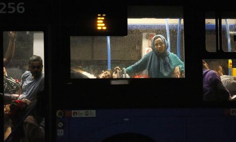 Migliaia di migranti da Budapest a Vienna in autobus 18