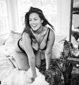 Ashley Graham, la modella curvy che fa impazzire il mondo 42