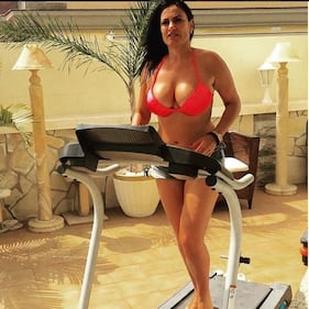 Angela Cavagna 6