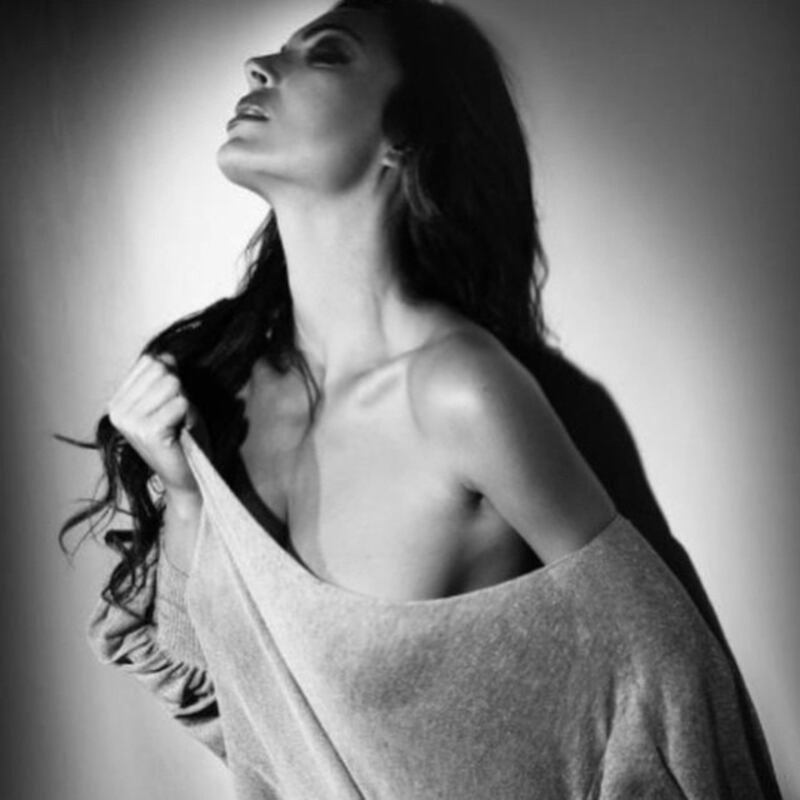 Sarah Nile: foto hot in spiaggia 16