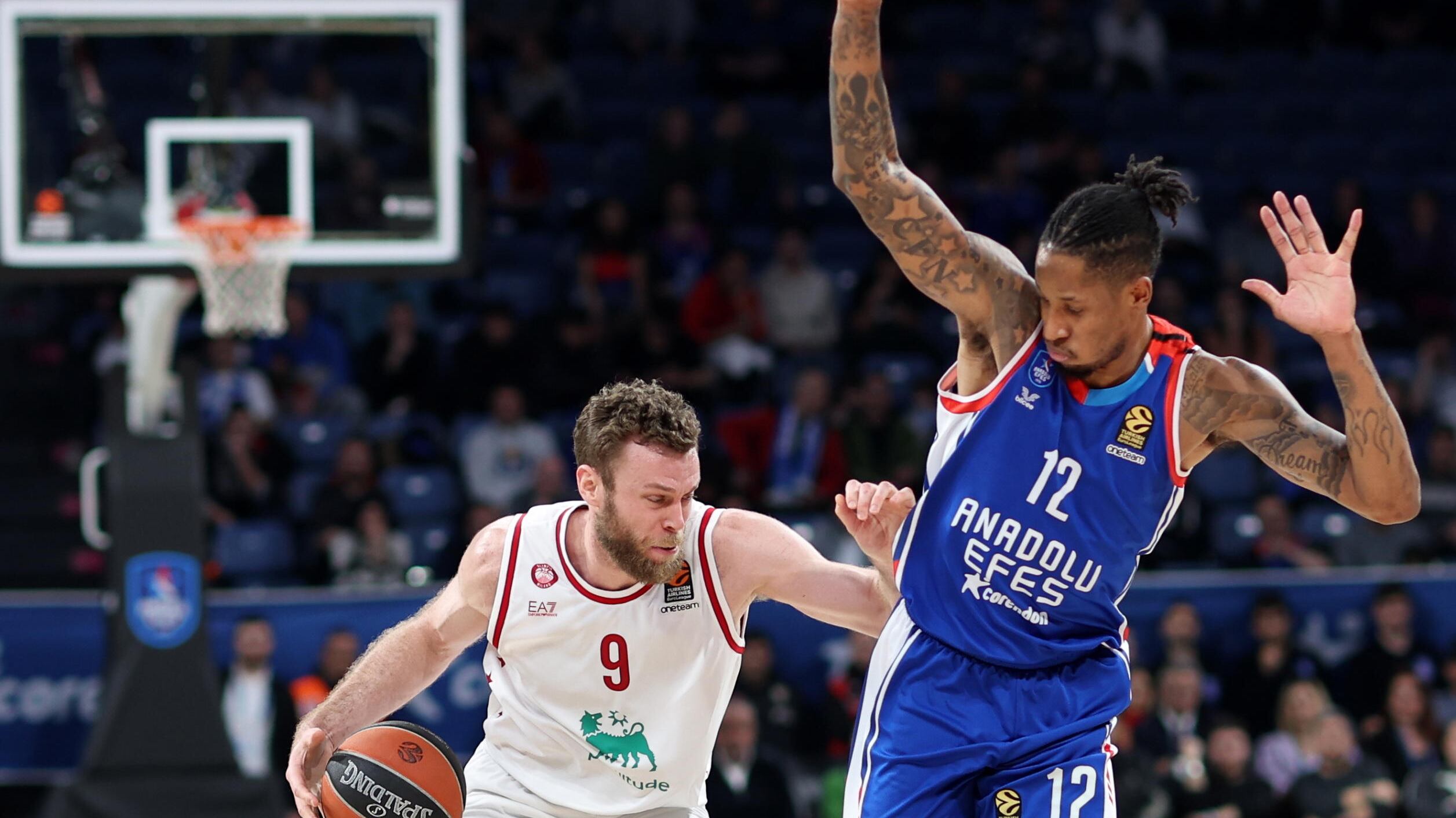 Eurolega, l'Olimpia Milano crolla contro l'Efes, Virtus male col Maccabi