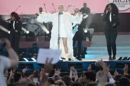 Ariana Grande torna a Manchester contro il terrorismo 27