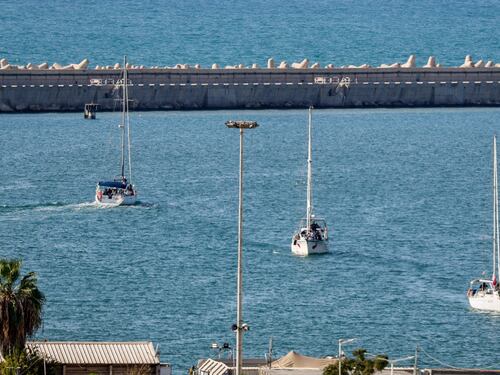 Flotilla-Hamas. La barca di Greta naviga tra milioni poco trasparenti