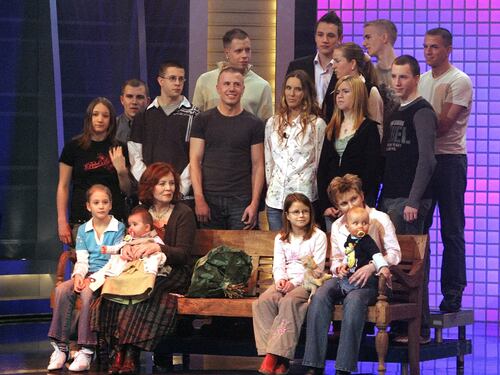 La mamma tedesca con 13 figli a 65 anni aspetta quattro gemelli
