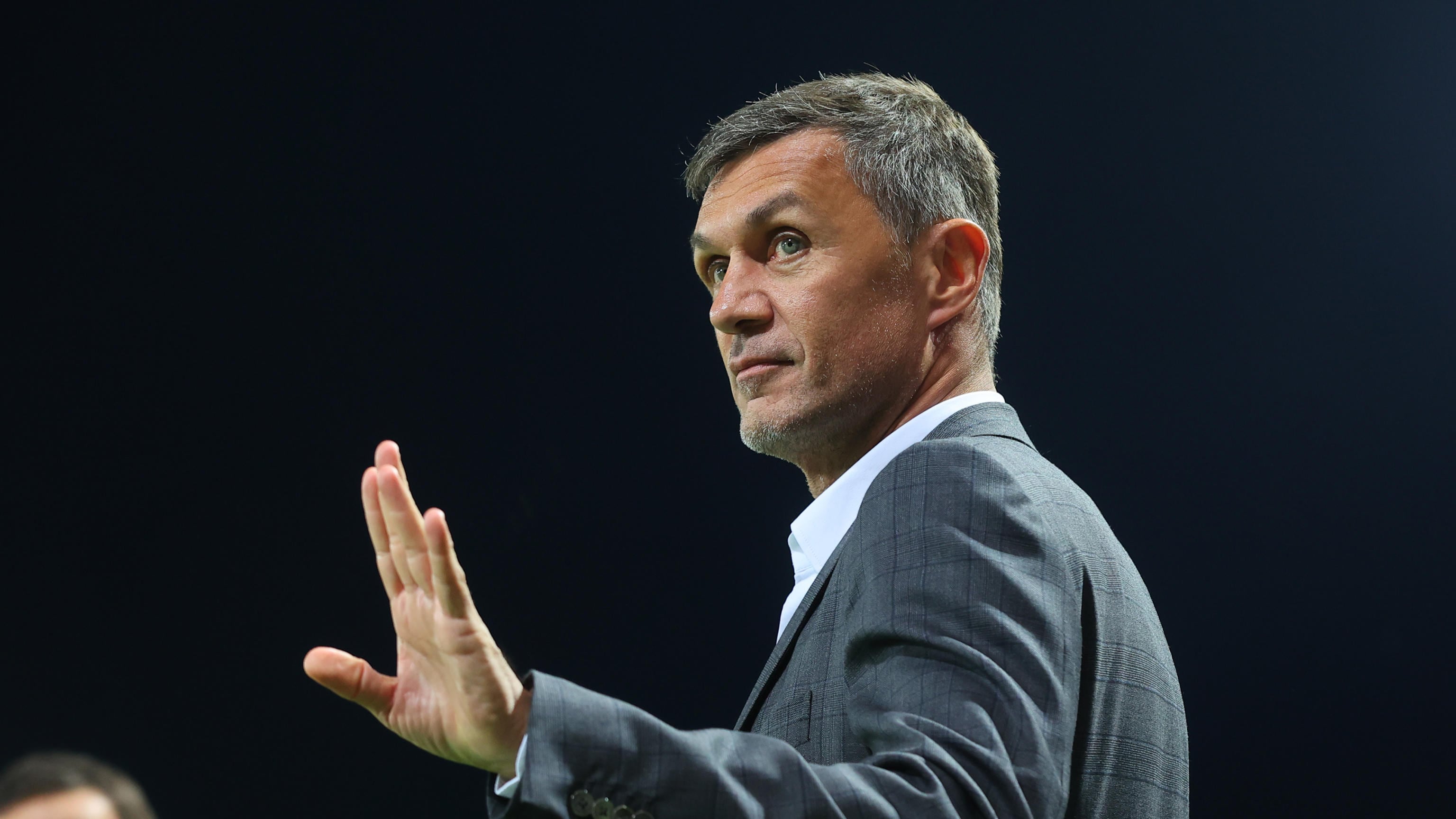 Maldini e Pirlo sotto assedio: hanno tutti (o quasi) contro
