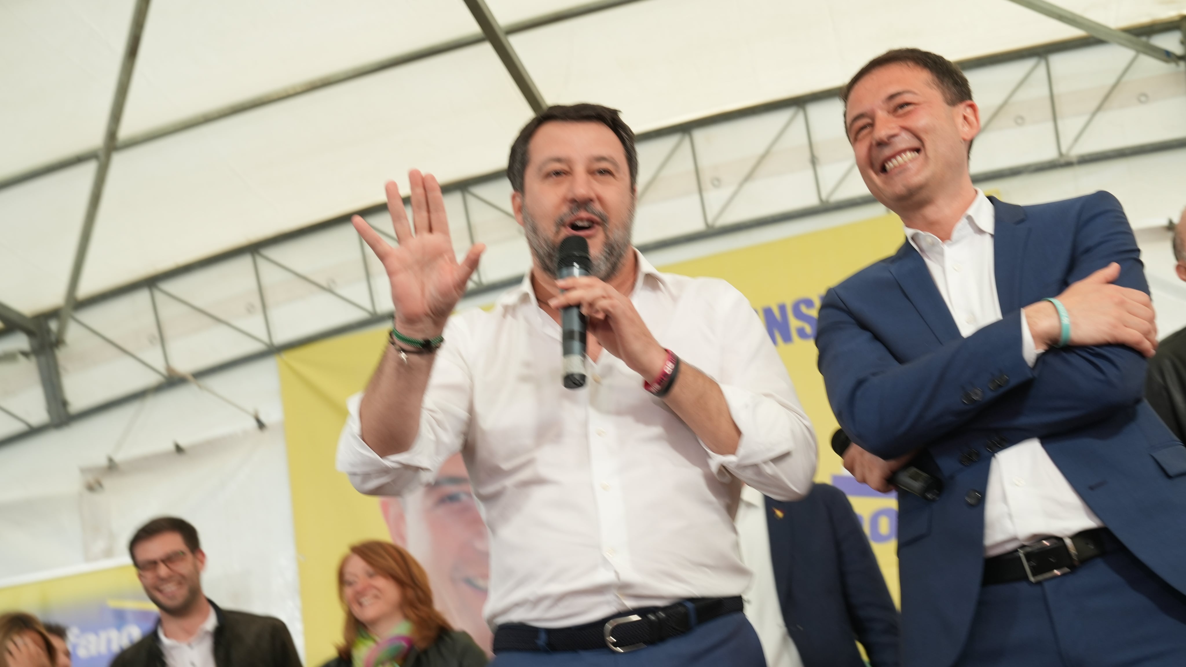 Salvini scalda i sestesi: "Noi vogliamo lo stadio, altri una maxi moschea"