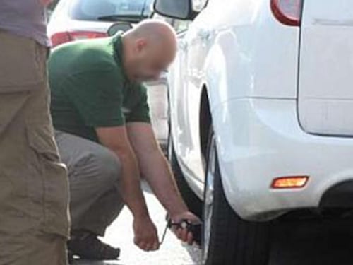 Napoli, la tecnica per rapinare automobilisti