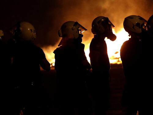 Turchia, polizia a Taksim: scontri e feriti. Sindaco: "Avanti a oltranza"