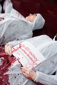 La protesta dei pacifisti contro il commercio delle armi davanti alla sede dell'Agenzia europea per la difesa 3