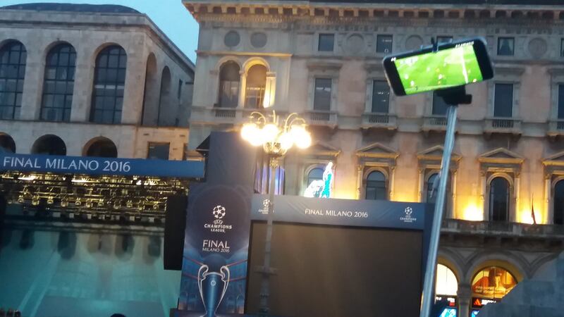 La strana notte dei tifosi a Milano 2
