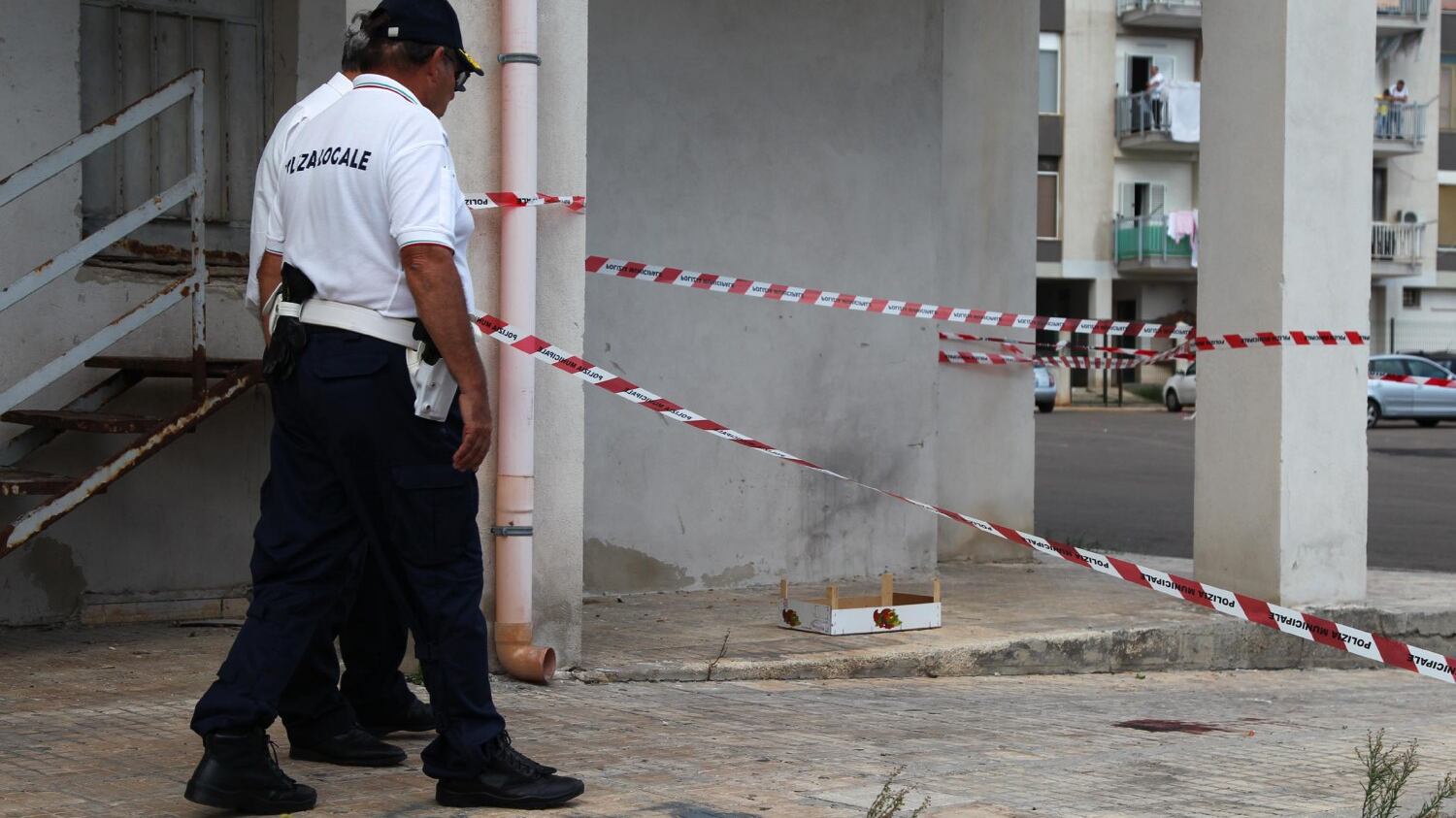 Taranto, condannato a vent'anni l'uomo che lanciò la figlia dal balcone