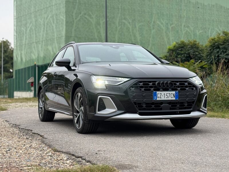 Audi A3 Allstreet: guarda la gallery della nuova compatta ibrida tedesca 18