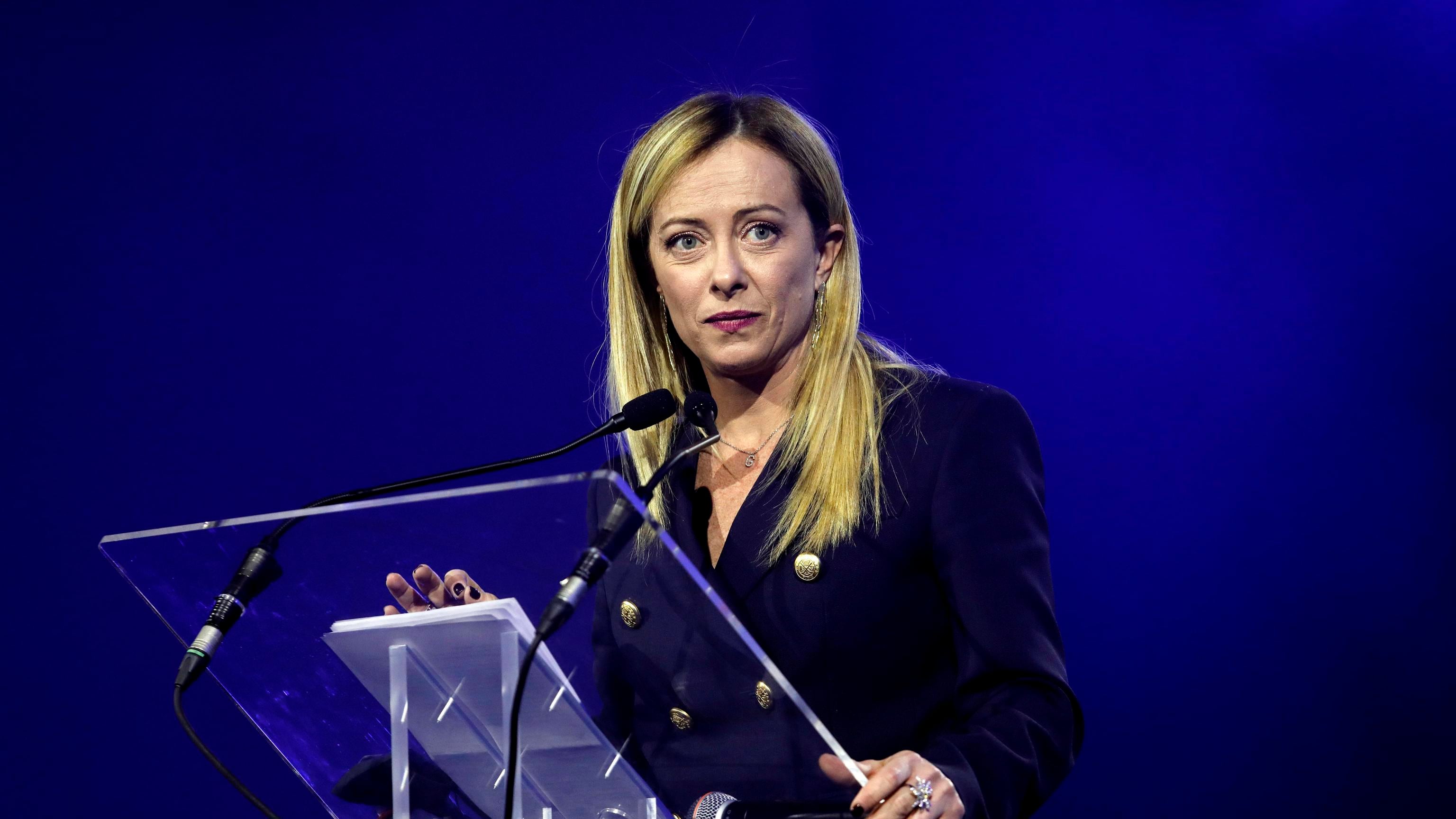 "Le tessere della sinistra...", "Ci insulta": scontro tra Meloni e Cgil