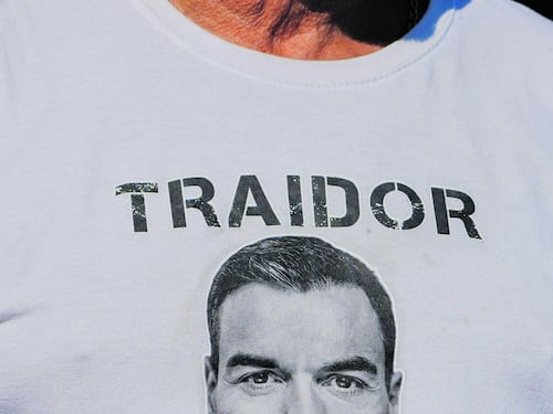 Il Paese vive nel caos. Pedro è nel mirino di Popolari e Vox