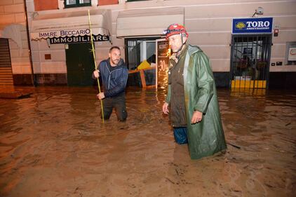 Chiavari: sott'acqua: danni e disagi causati dall'Entella 9