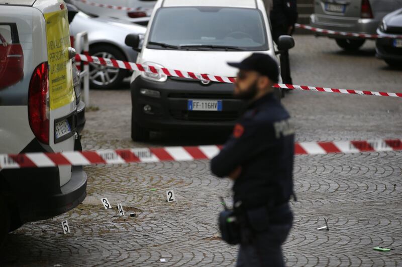 Roma, esplosione in strada: ordigno rudimentale nel parcheggio delle Poste 4
