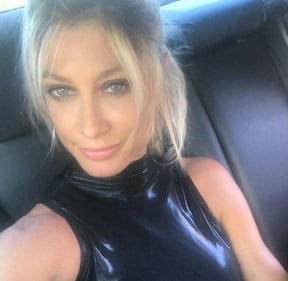Maddalena Corvaglia in reggiseno da Vasco 3