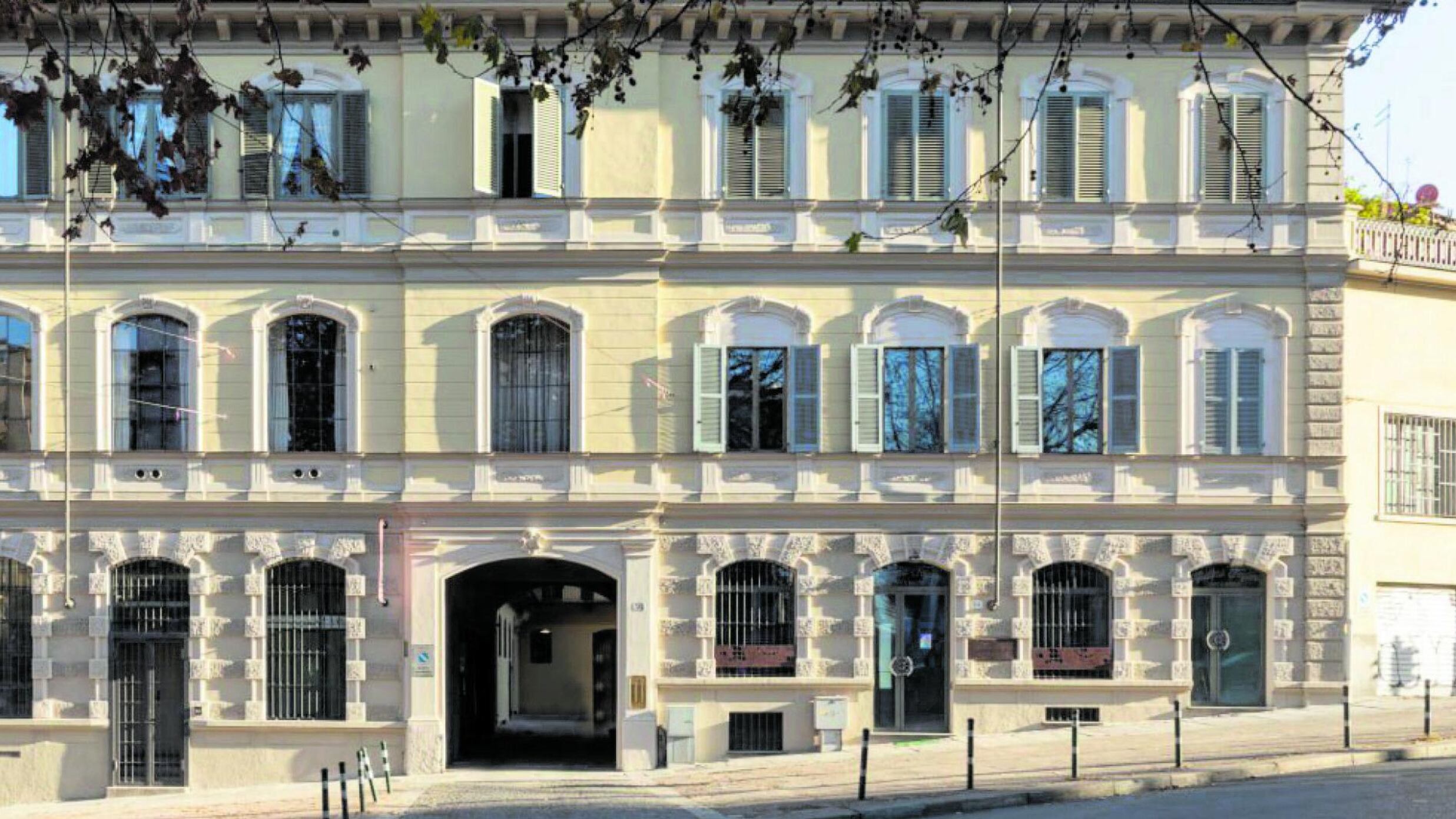 Colpo alla casa d'aste: in quattro minuti un bottino da un milione