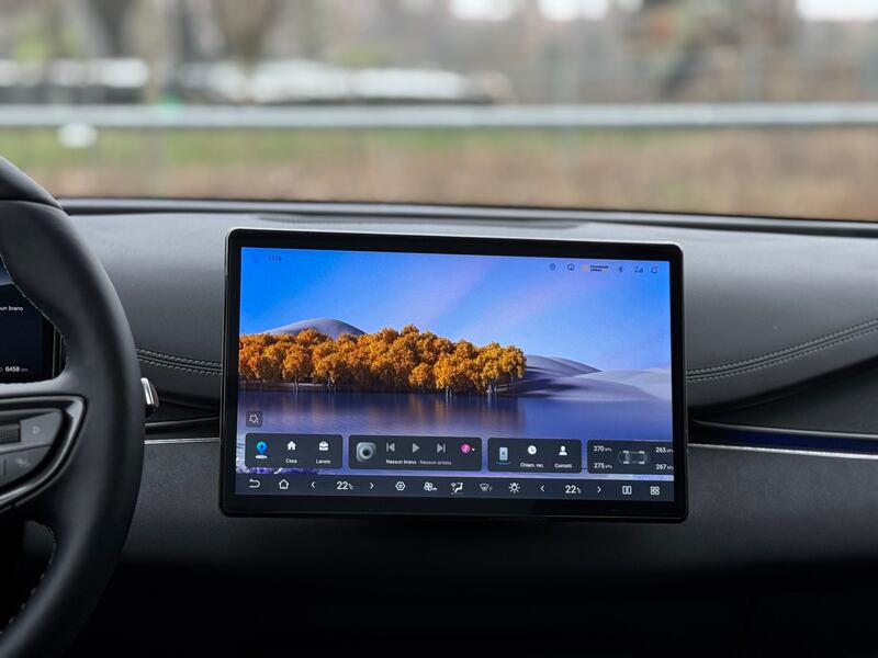 BYD Seal 6 DM-i Touring: guarda tutte le foto 19