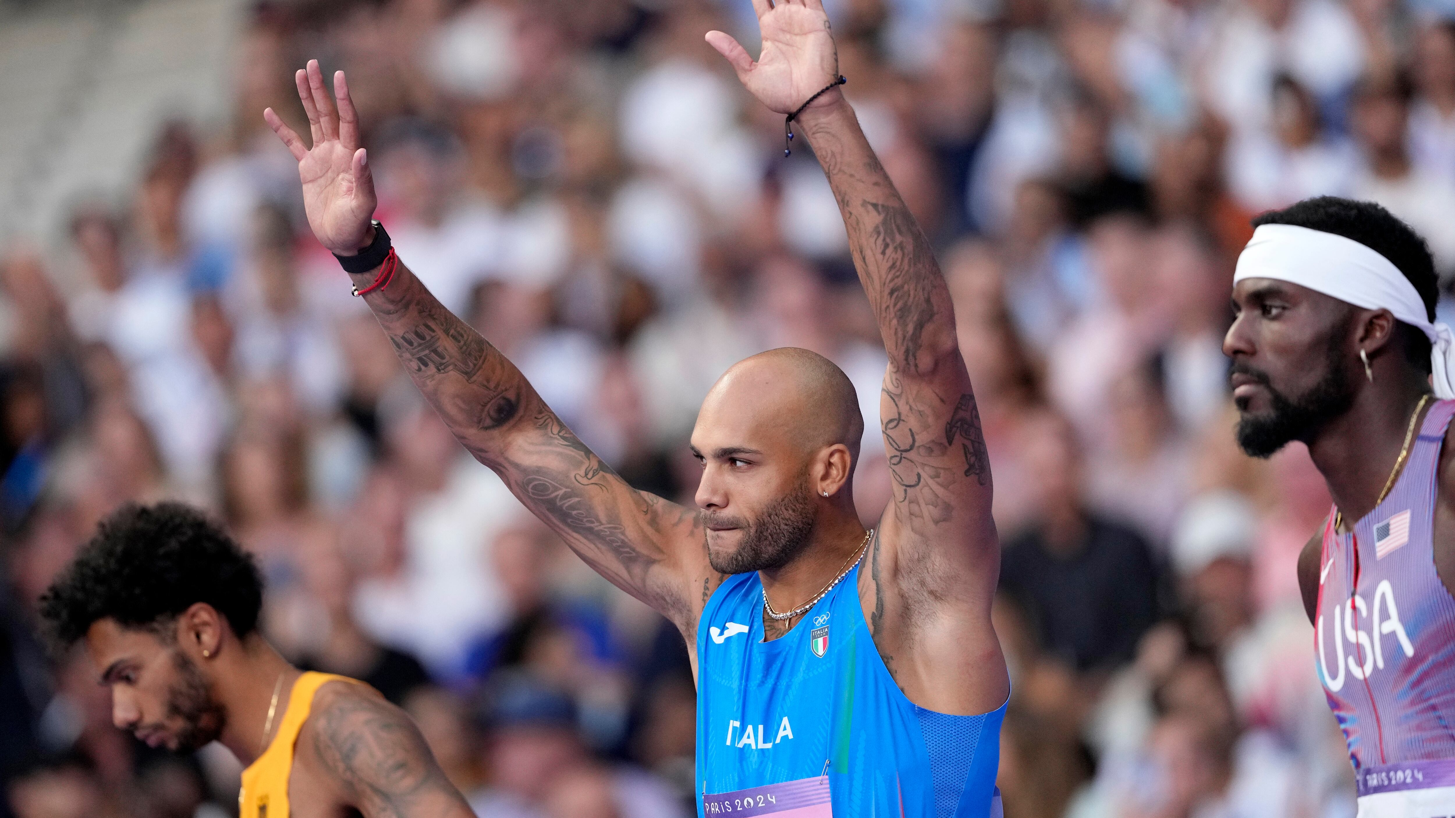 Olimpiadi, Jacobs corre in 9.85 ma è solo quinto: vince Lyles al fotofinish su Thompson