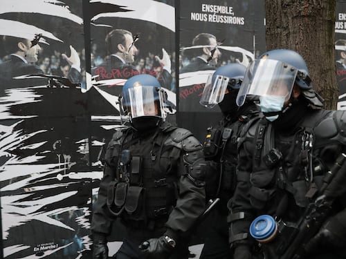 Scatta l'allarme jihadista in vista del Natale: terroristi pronti a colpire in Europa