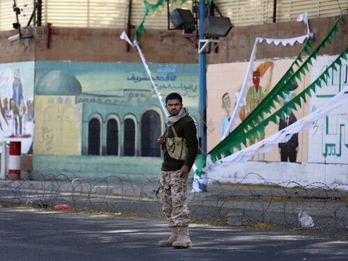 Riad smentisce l'Iran: niente raid su ambasciata in Yemen