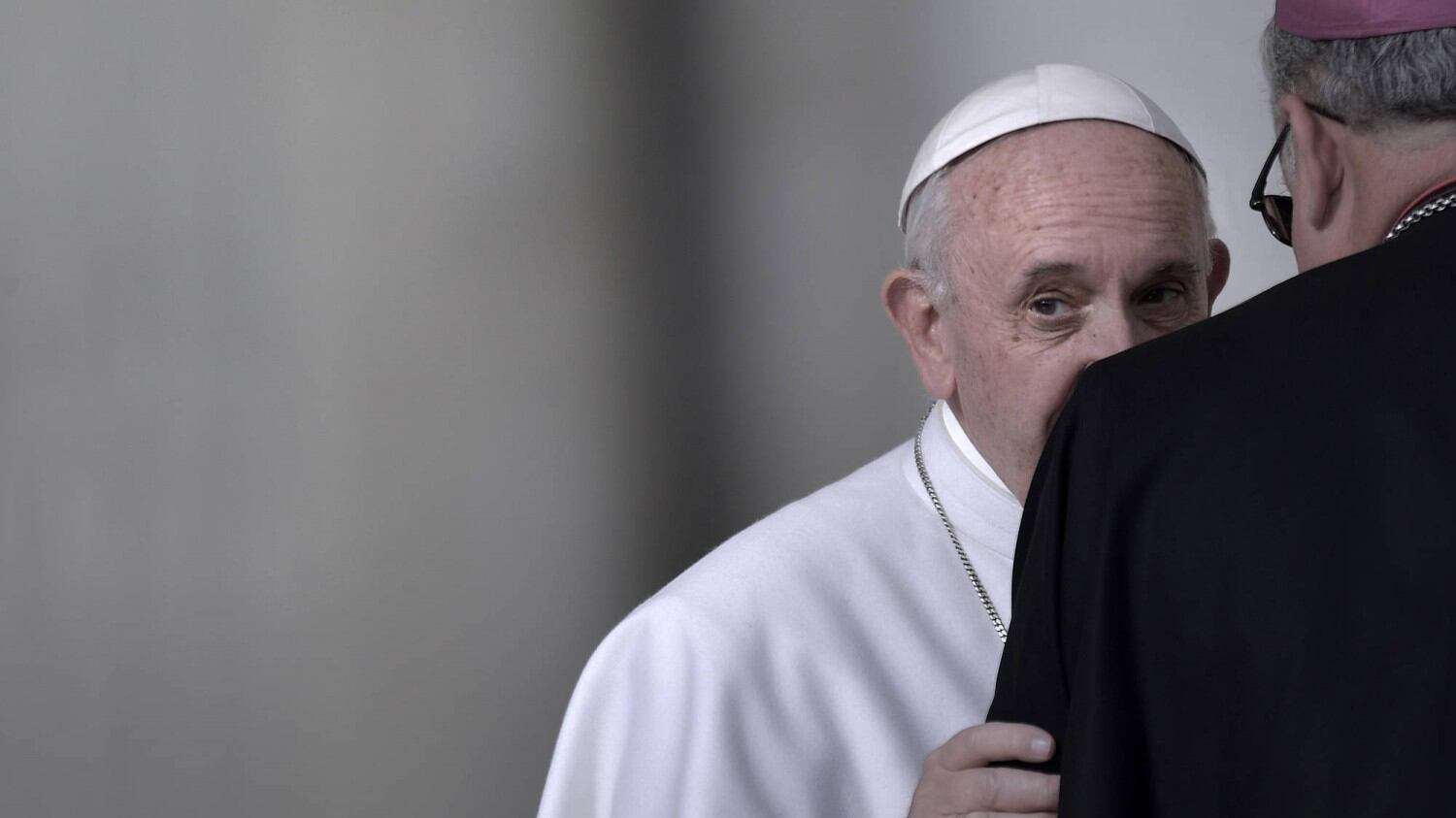Vaticano, l'ex vittima di abusi: "Il Papa contro i pedofili non fa nulla"