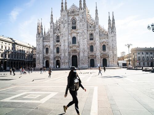 Lombardia, dati da zona arancione ma resta rossa fino al 29 marzo