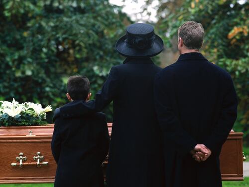 Furti in casa durante i funerali: i residenti si rivolgono alle ronde