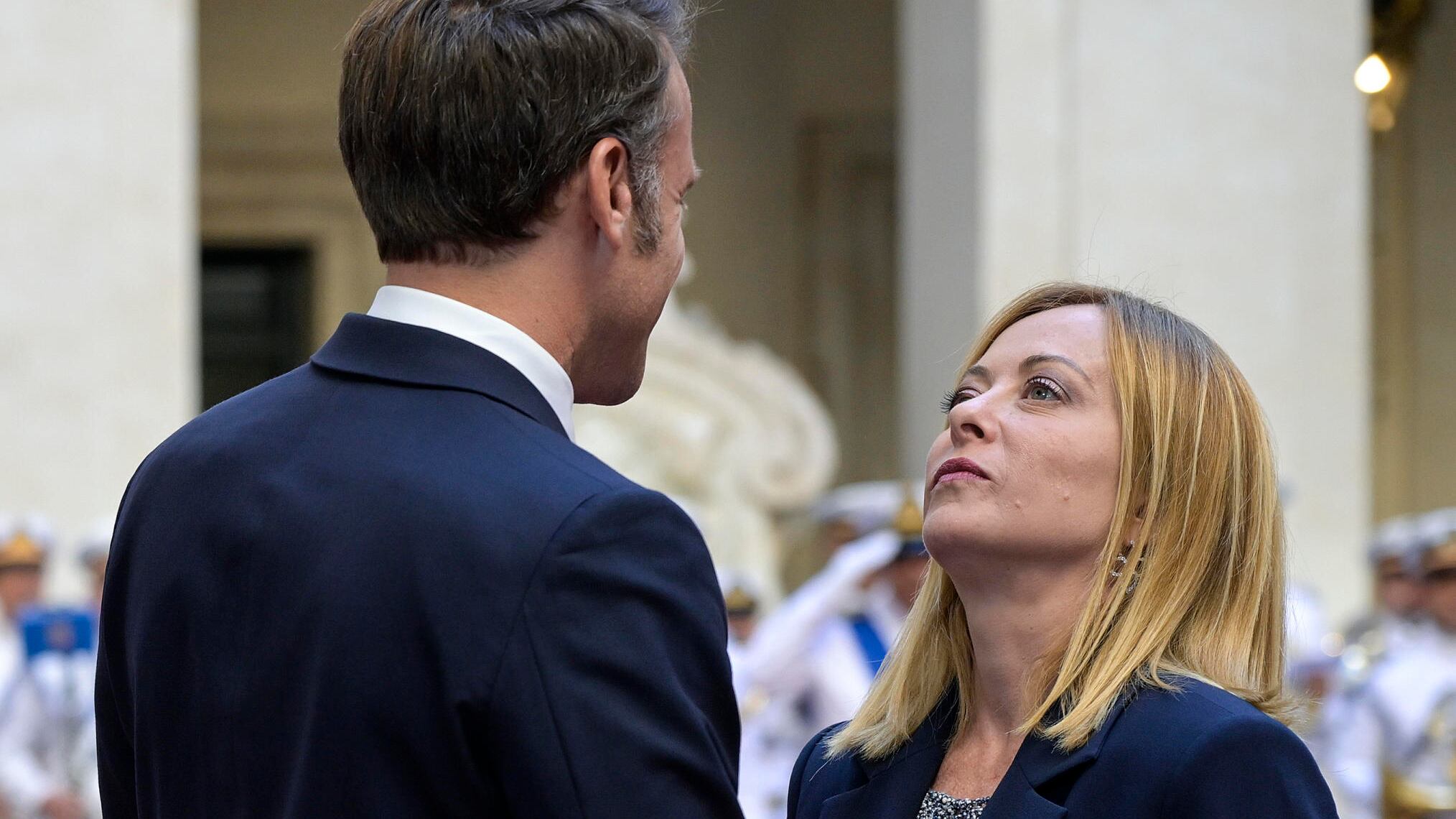 "Modello per le destre". Le Figaro loda Meloni