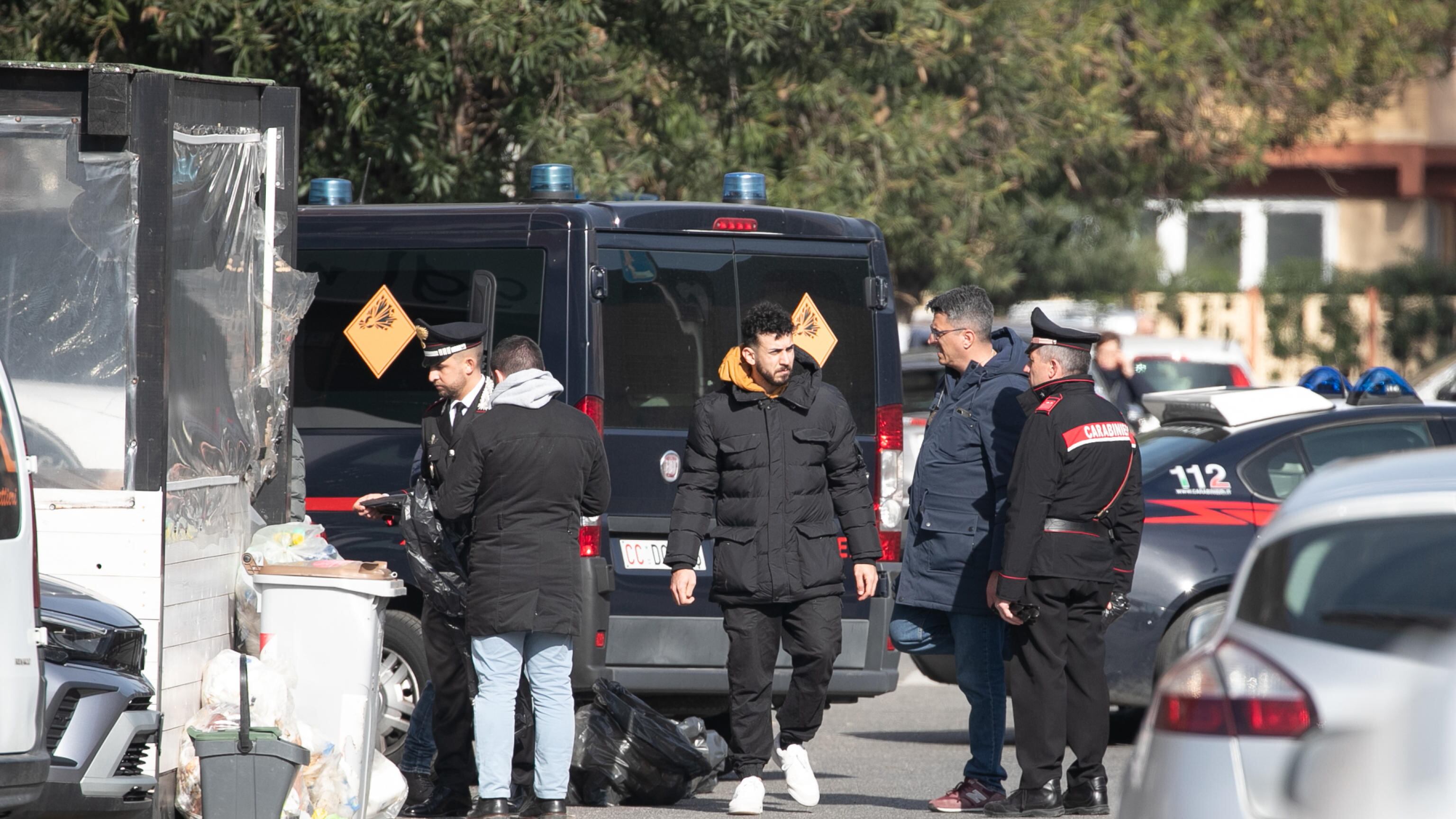 Freddato a colpi di pistola davanti casa: chi era la vittima