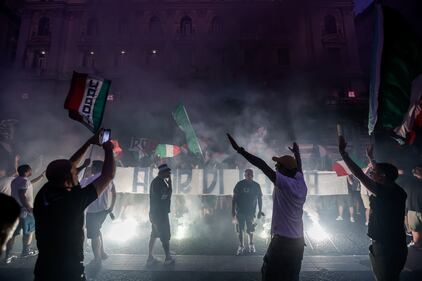 Italia campione d'Europa: tifosi in festa nelle piazze 7