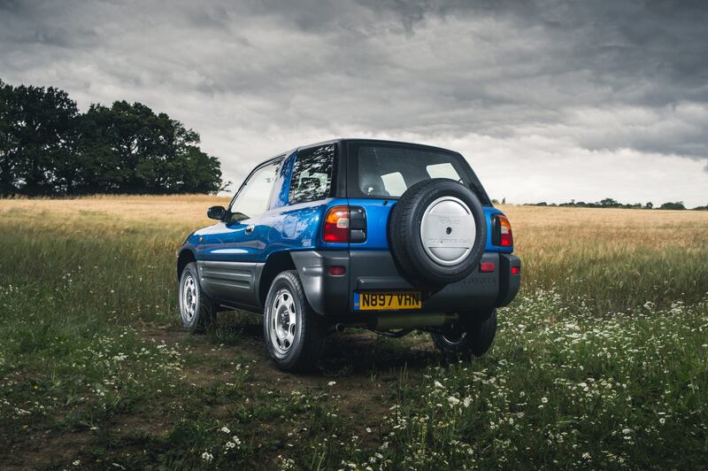 Toyota RAV4 (1994), guarda tutte le foto 5