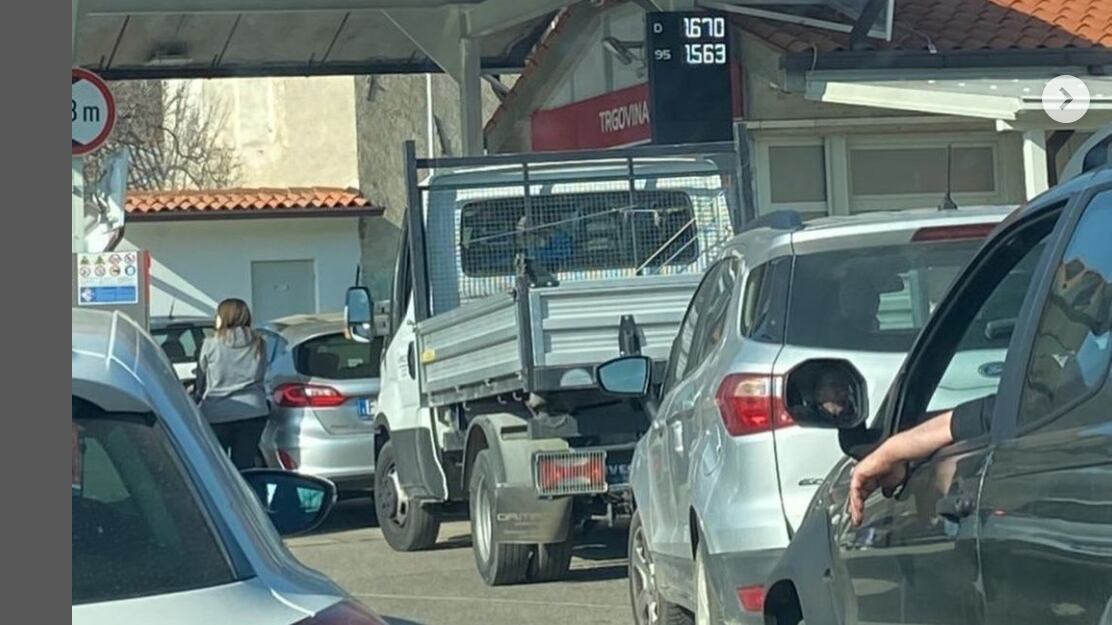 Le code degli italiani per fare benzina low cost: ecco dove
