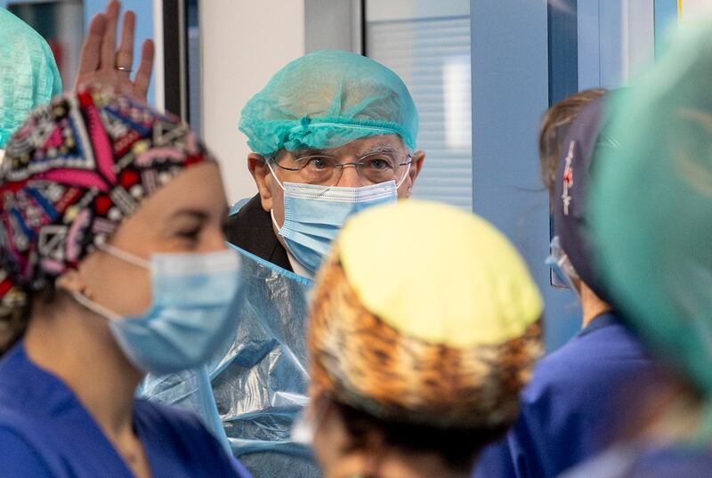 Mattarella al Niguarda tra i feriti di Crans-Montana: le foto 7