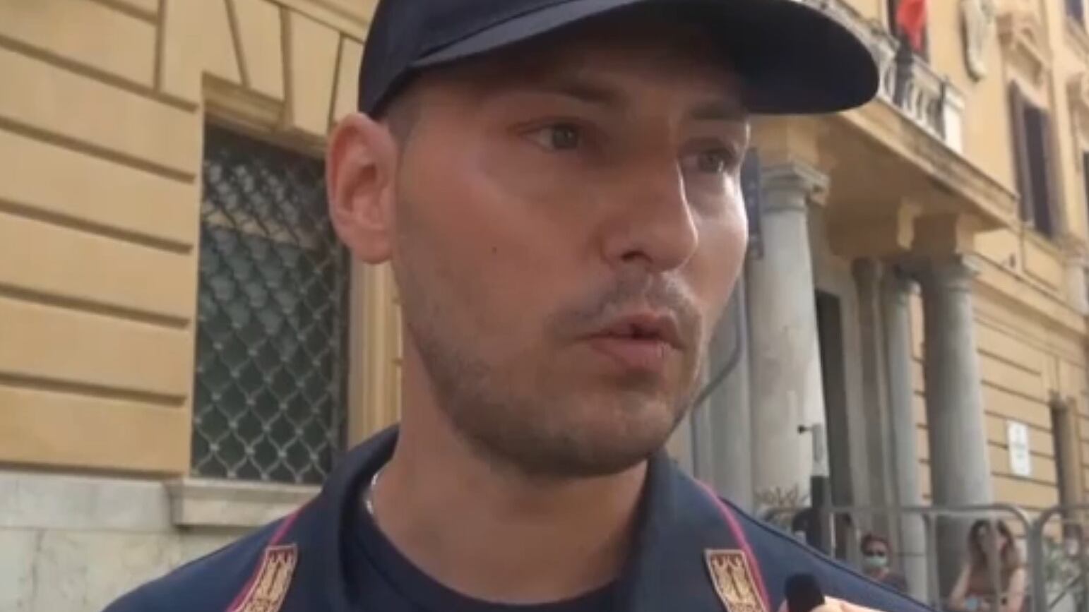 Agente salva 10 persone dal nubifragio di Palermo: "C'era il panico"