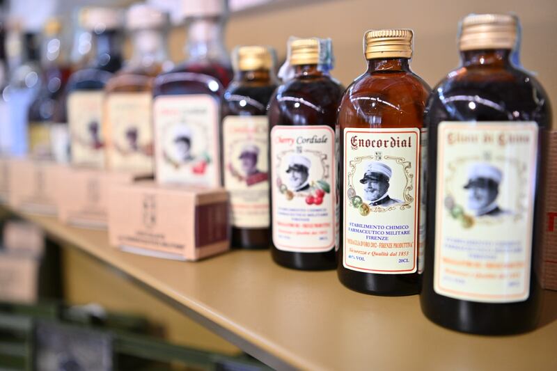 Prodotti a marchio “Esercito 1659” e stabilimento chimico farmaceutico militare a “Taste 16” 2