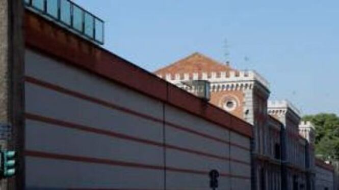 Guardie picchiano detenuto col tirapugni: richiesto rinvio a giudizio