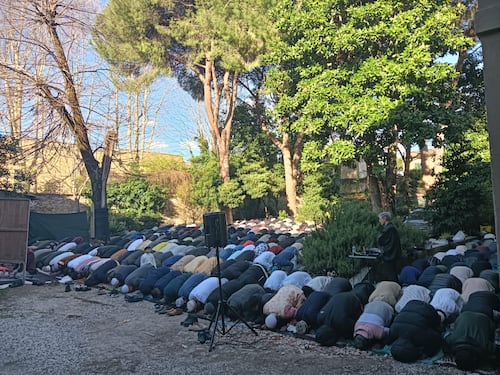 Prato, duecento musulmani celebrano la fine del Ramadan in un complesso cattolico