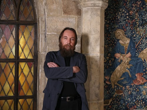 Il tifo di Dugin e Mosca per “casseur” e maranza violenti