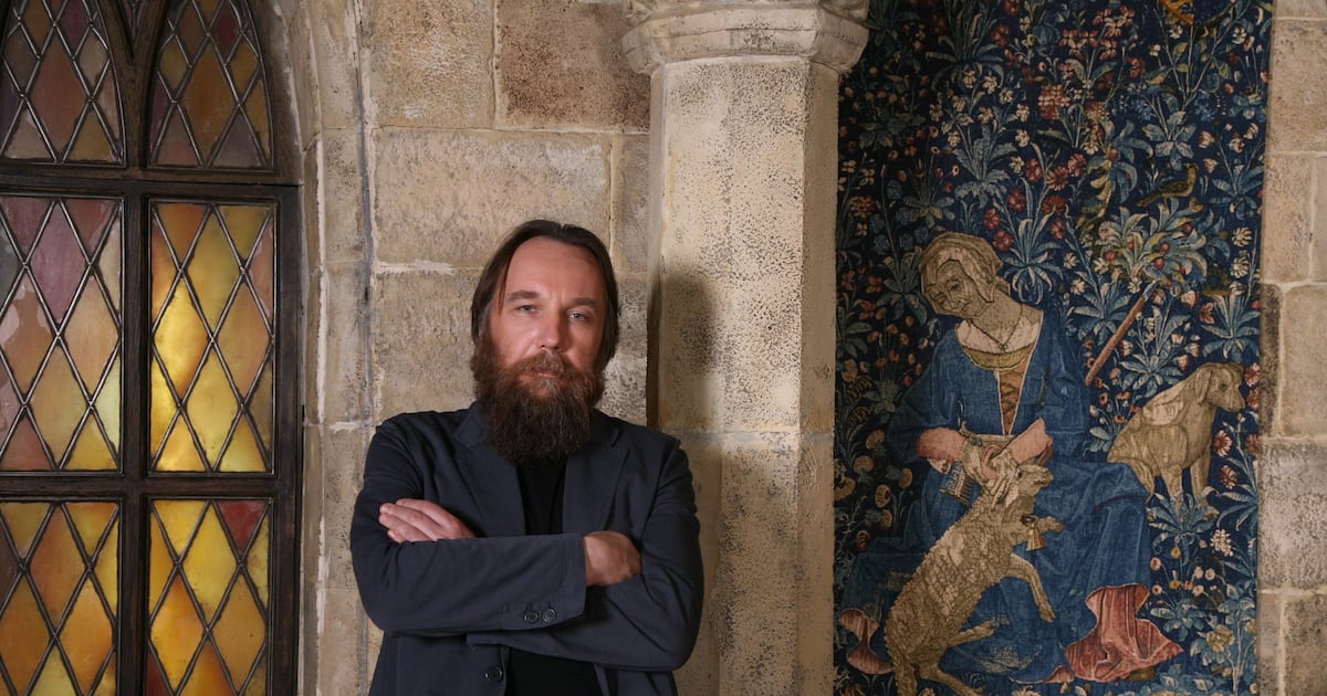Hackers prorrusos y Dugin alientan los disturbios en Italia y Francia