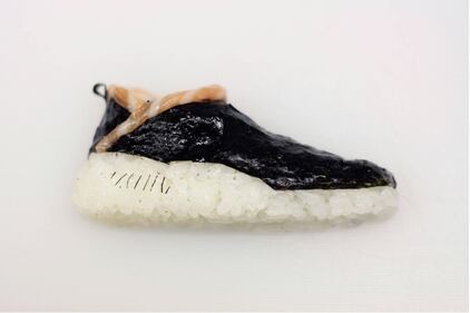Lo chef che prepara scarpe di sushi 5