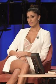 Belen Rodriguez in versione segretaria sexy  3