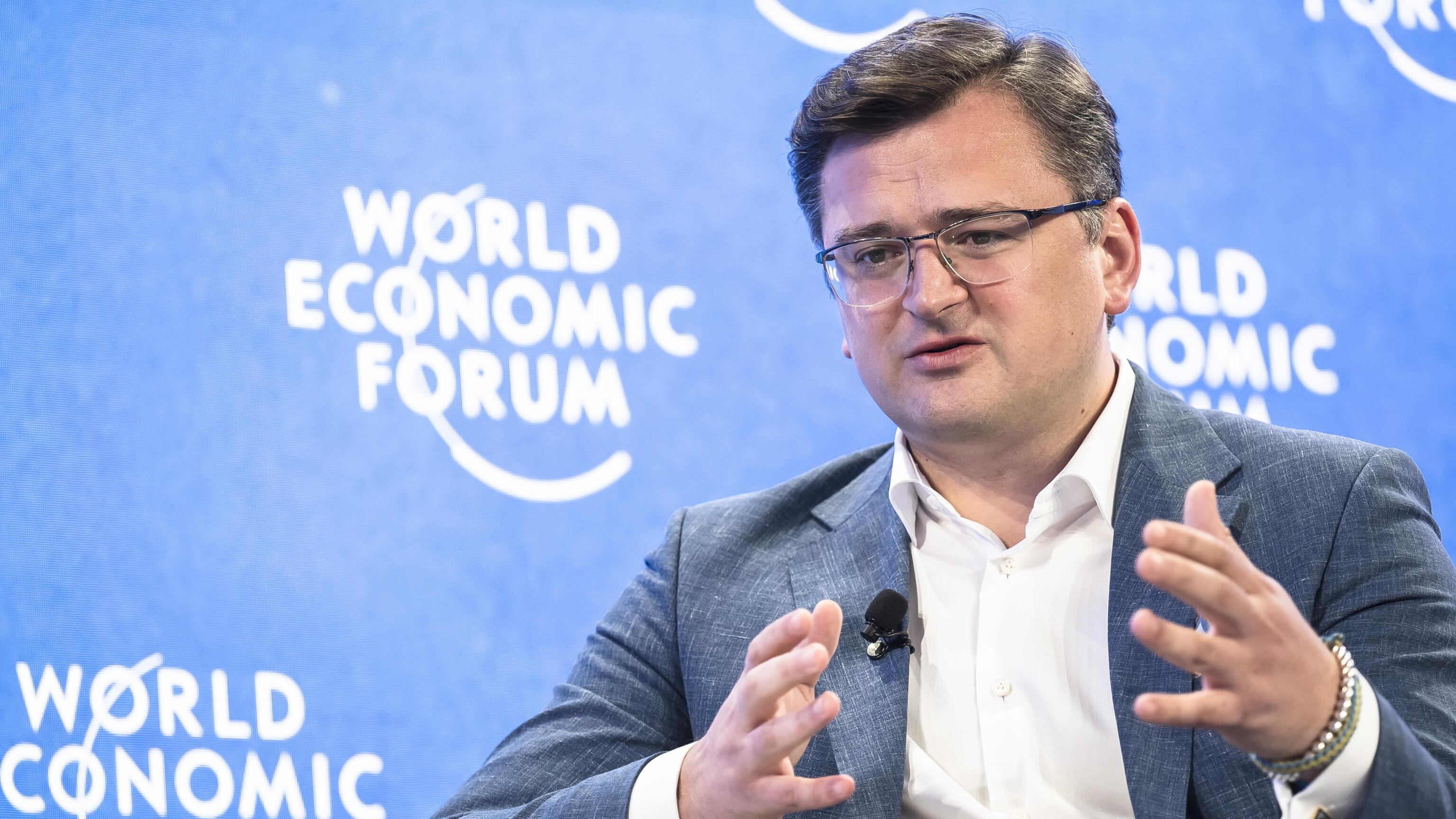 Il monito di Kuleba: "L'Ucraina è pronta a resistere per anni"