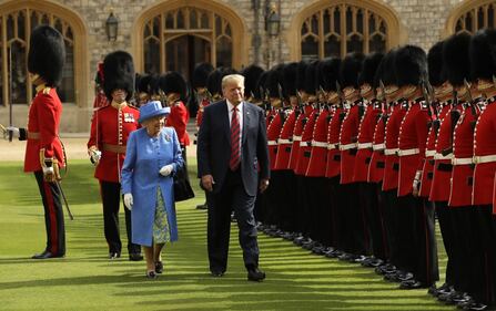 Regina Elisabetta II, le foto dell'incontro con Trump 8