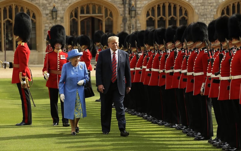 Regina Elisabetta II, le foto dell'incontro con Trump 8