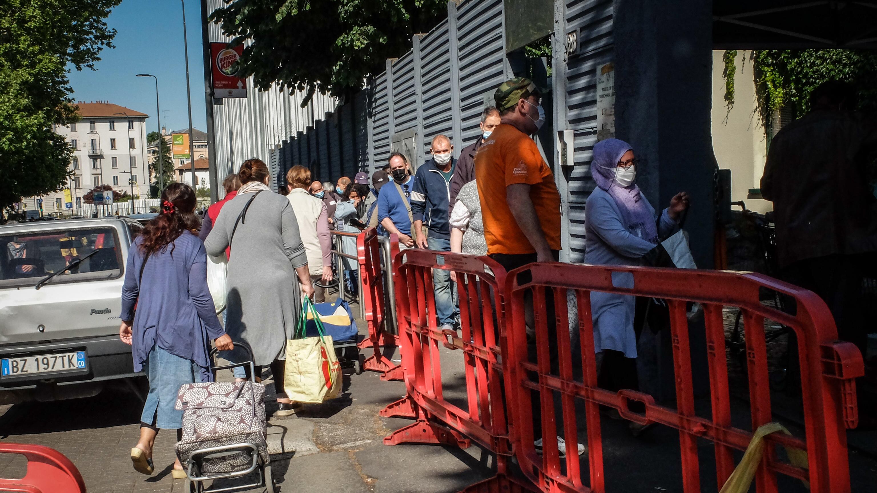 "Vieni, ti aiuto io". E il 79enne stuprava le straniere alla mensa dei poveri