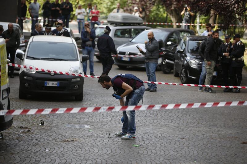 Roma, esplosione in strada: ordigno rudimentale nel parcheggio delle Poste 9