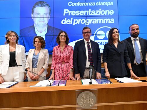 Calenda presenta il programma: "Obiettivo far tornare Draghi"