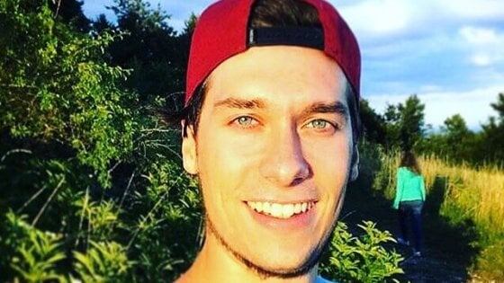"Luca ha guardato il cielo Morto tra le mie braccia"